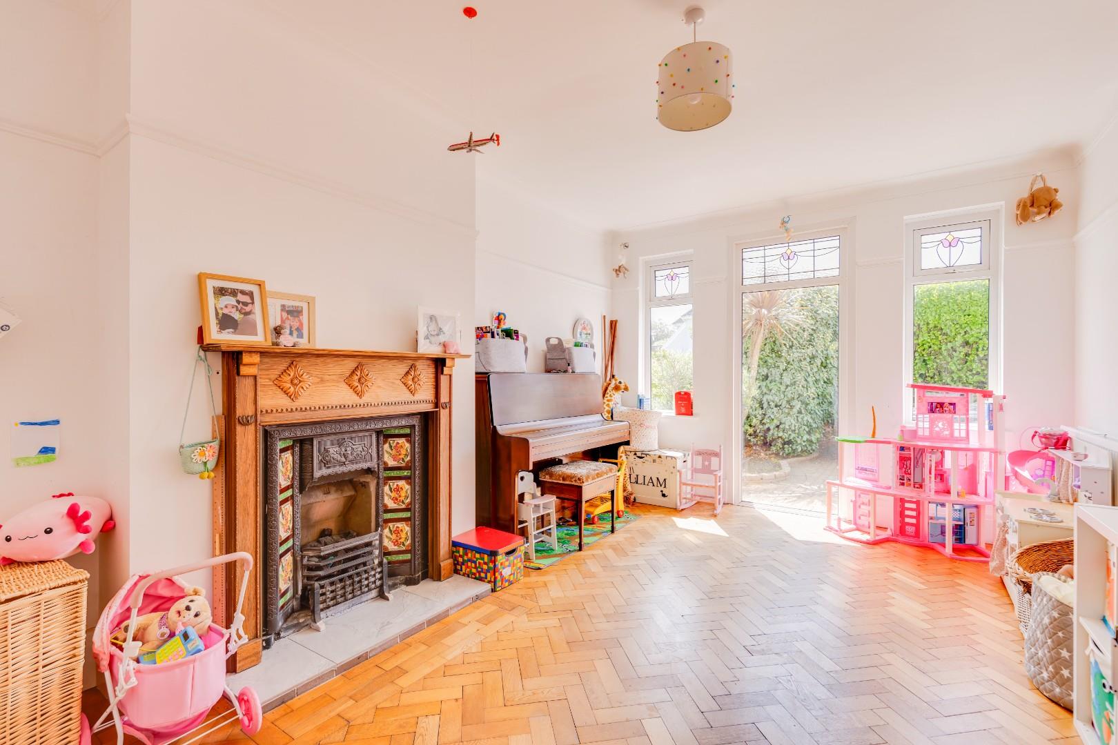 Victoria Avenue, Porthcawl, Bridgend County Borough, CF36 3HA